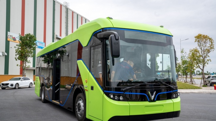 First electric bus goes on a trial run in Vietnam 