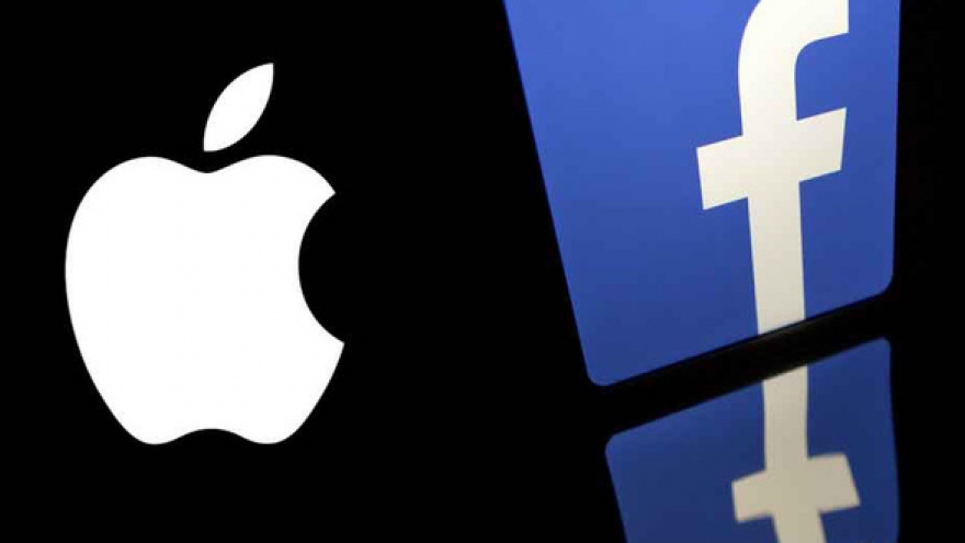 Facebook và Apple ký thỏa thuận tạm thời không thu hoa hồng