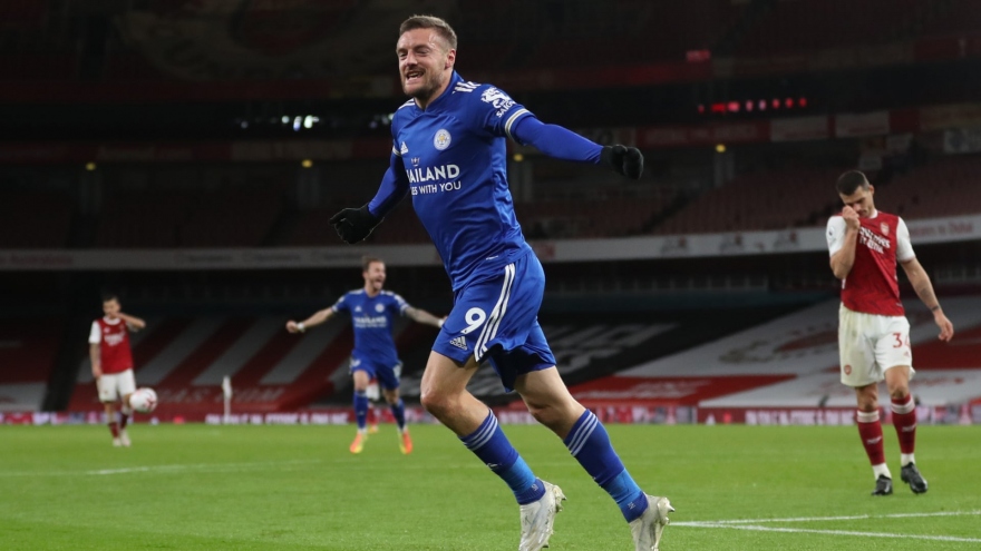 Vardy sắm vai siêu dự bị, Leicester hạ gục Arsenal ngay tại Emirates