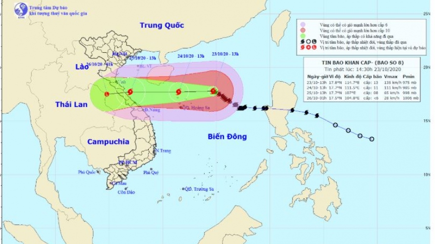 Bão số 8 giật cấp 15 còn cách quần đảo Hoàng Sa khoảng 280km