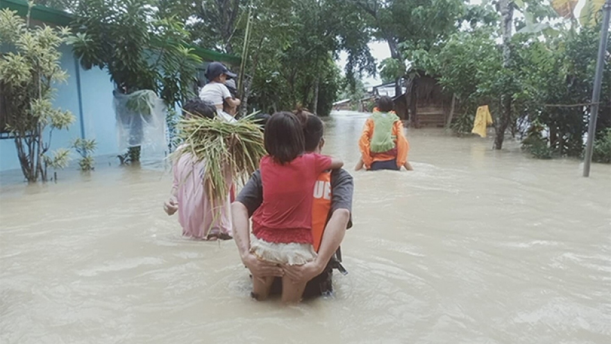 Đối phó với bão Molave, Philippines sơ tán gần 1.800 người