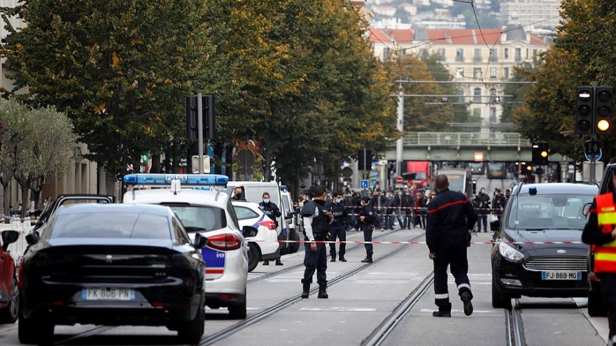 Đâm dao khủng bố tại Pháp, ít nhất 3 người thiệt mạng