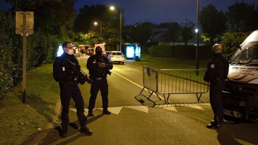 Tấn công khủng bố tại Pháp: Một giáo viên bị chặt đầu