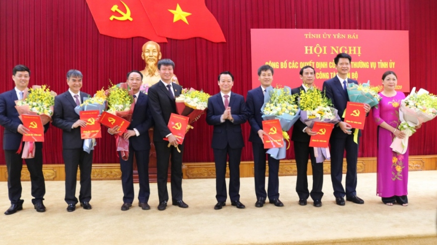 Giới thiệu ông Trần Huy Tuấn để bầu giữ chức Chủ tịch tỉnh Yên Bái