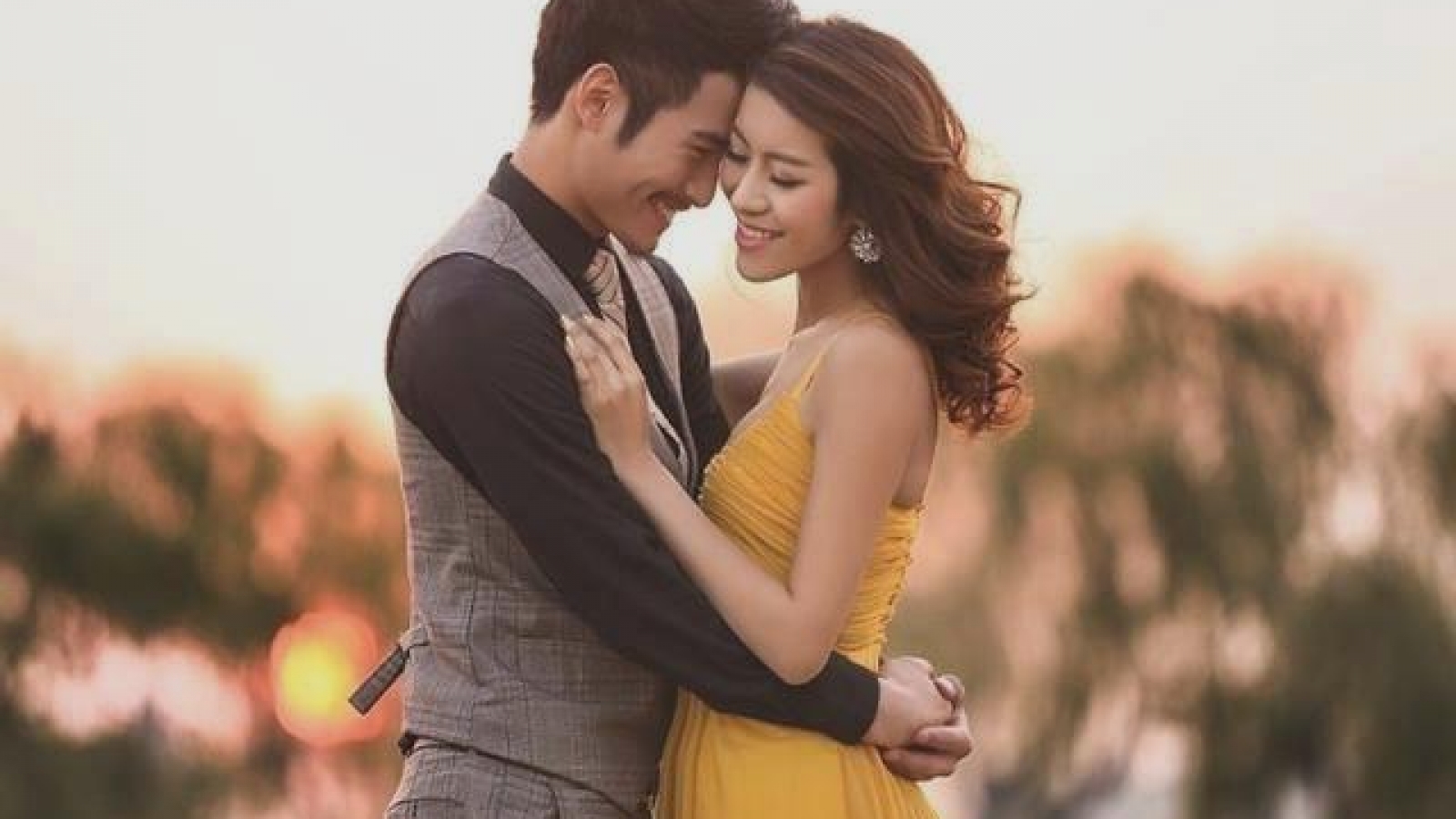 Dấu hiệu của những người đàn ông yêu vợ: 20-10 không tặng quà