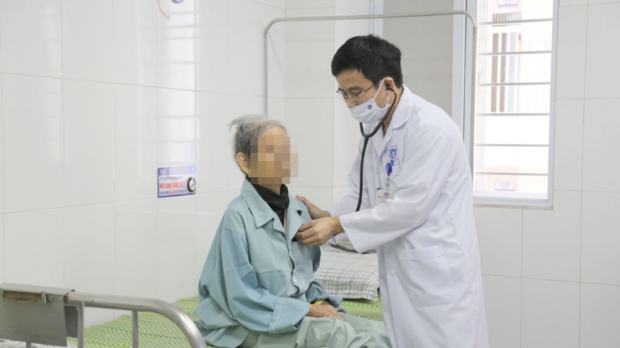 Cứu sống cụ bà bị nhồi máu cơ tim cao tuổi nhất Việt Nam