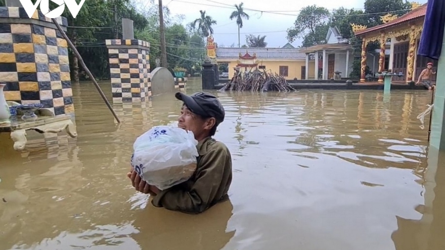 Số người chết do bão lũ ở Miền Trung tăng lên 36, khẩn cấp hỗ trợ cứu đói