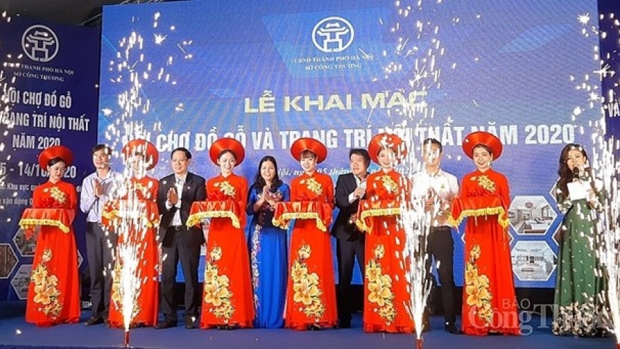 Fair on wooden, interior products opens in Hanoi