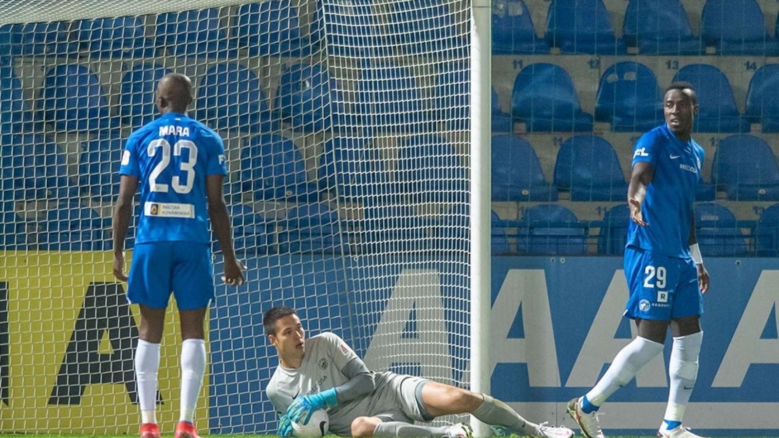 Khởi tranh Europa League: Cơ hội cho thủ môn Việt kiều Filip Nguyễn