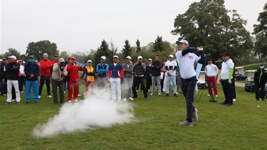 Friendly golf tourney marks 45th year of Vietnam-Germany ties