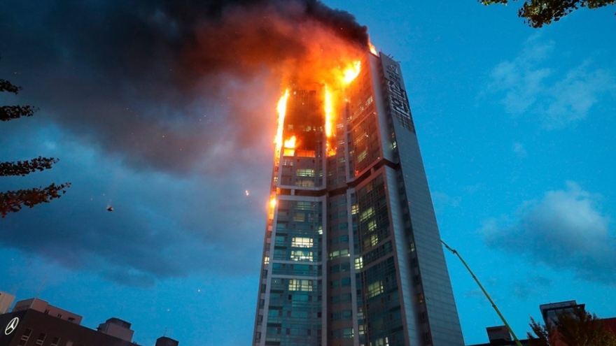Vụ hỏa hoạn nghiêm trọng tại Hàn Quốc khiến gần 90 người phải nhập viện
