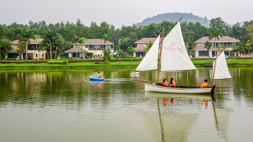 Khách sạn, resort vượt bão Covid: Khách nội địa là “phao cứu sinh”