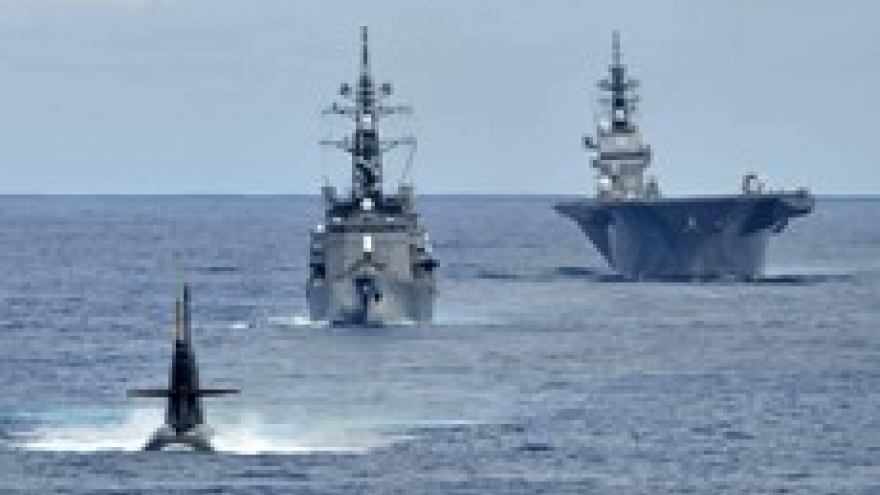Japanese vessels dock at Cam Ranh port for supplies replenishment