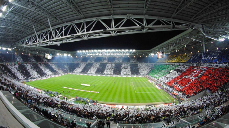 Trận Juventus - Napoli bị hoãn vì Covid-19 