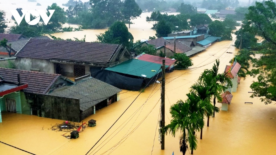 OVs support flood-hit people in central region 