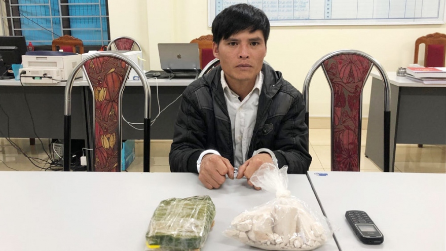 Nhận giao 1 bánh heroin để lấy 4 triệu tiền công