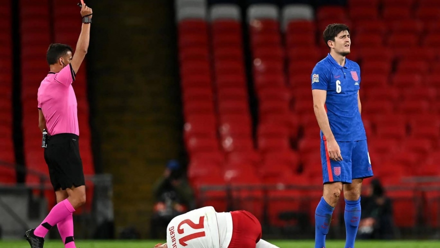 Harry Maguire nhận thẻ đỏ, Anh thua Đan Mạch ngay trên sân nhà