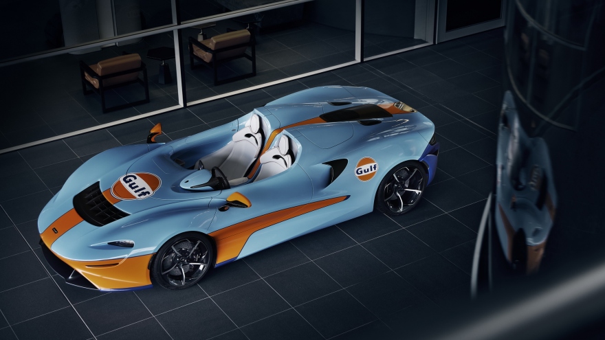 Cận cảnh McLaren mui trần Elva phiên bản phối màu Gulf giá hơn gần 2 triệu USD