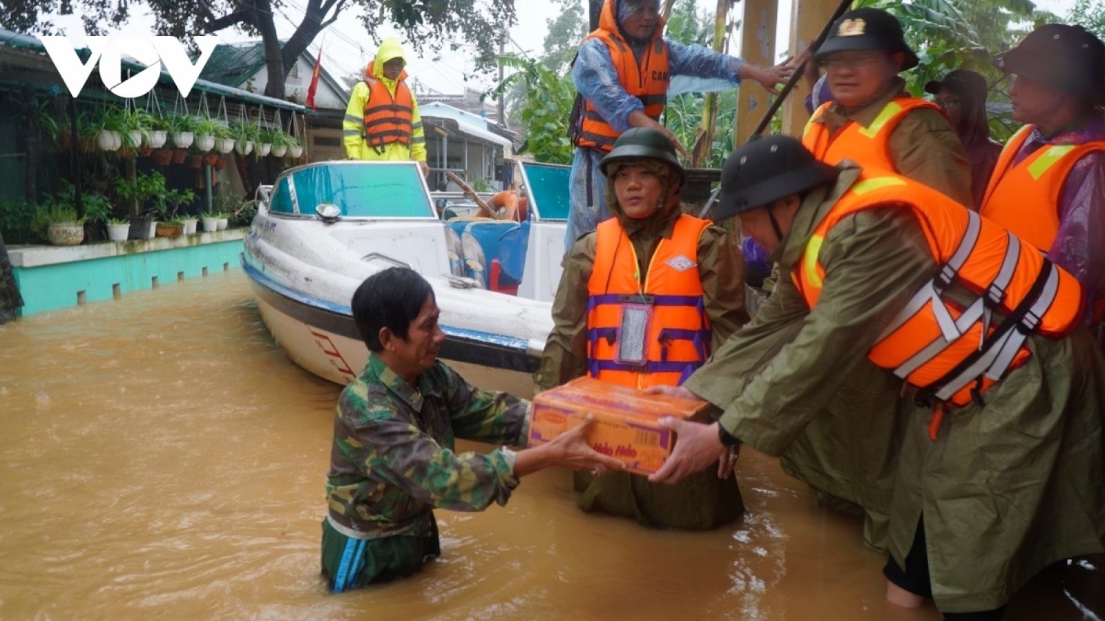 Thủ tướng chỉ đạo khẩn trương xây dựng Nghị định thay Nghị định 64 về quyên góp, hỗ trợ