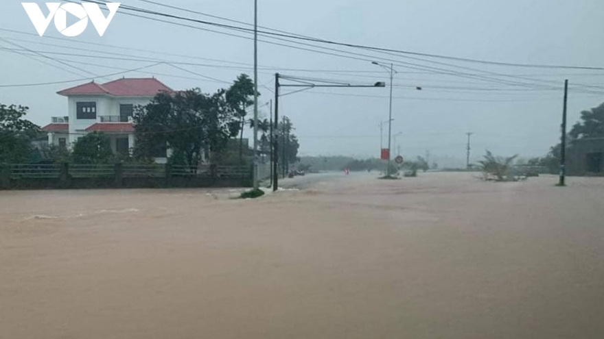 Vẫn còn gần 260 xã/phường tại các tỉnh từ Hà Tĩnh đến Quảng Nam phải cắt điện