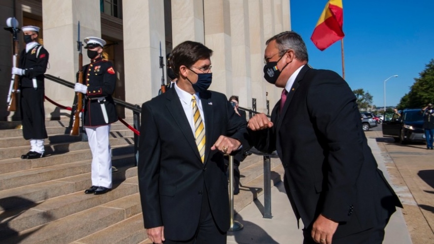 Mỹ - Romania ký thỏa thuận hợp tác quốc phòng