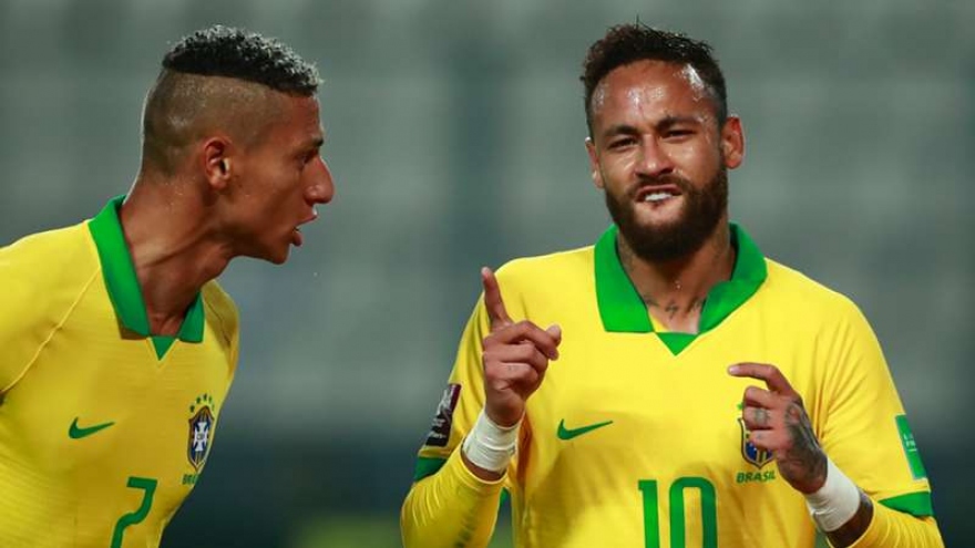 Neymar vượt mặt "Ronaldo béo", sắp tiến tới kỷ lục của Pele 