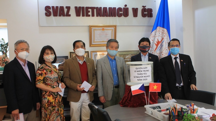 Hội người Việt Nam tại Séc phát động gây quỹ ủng hộ đồng bào miền Trung