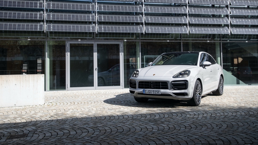 Porsche tung ra nâng cấp cho Cayenne E-Hybrid 2021