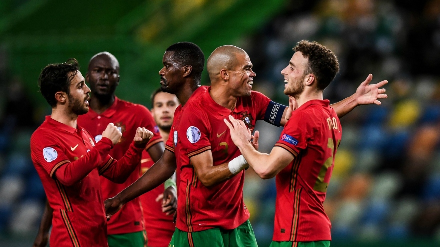 Không Ronaldo, Bồ Đào Nha vẫn đại thắng Thụy Điển
