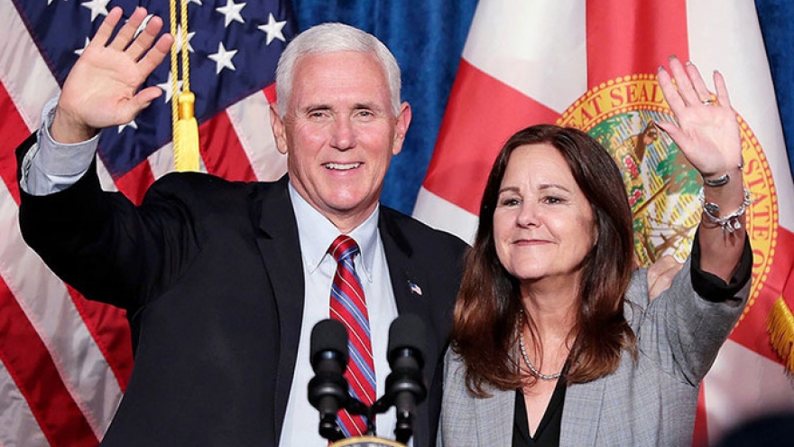 Phó Tổng thống Mỹ Mike Pence và phu nhân đều âm tính với Covid-19