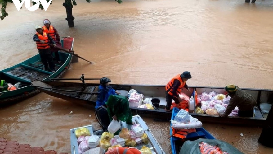 Phạt tới 100 triệu đồng với doanh nghiệp đầu cơ, tăng giá hàng hóa ở vùng lũ