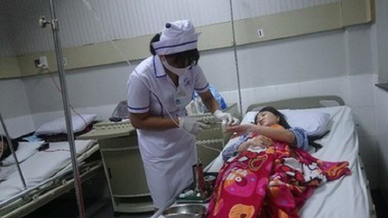10 người tại Bình Thuận nhập viện nghi do ngộ độc khi ăn cá hồng biển