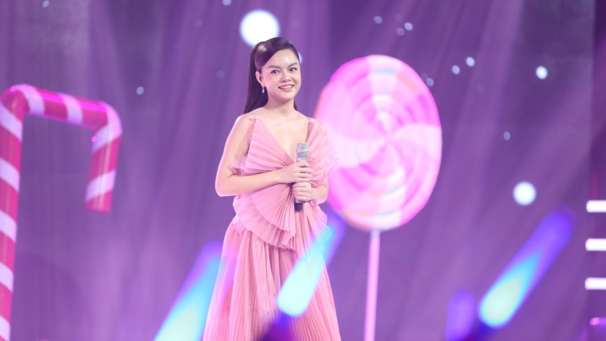 Phạm Quỳnh Anh - Nữ ca sĩ dùng âm nhạc để xoa dịu nỗi đau