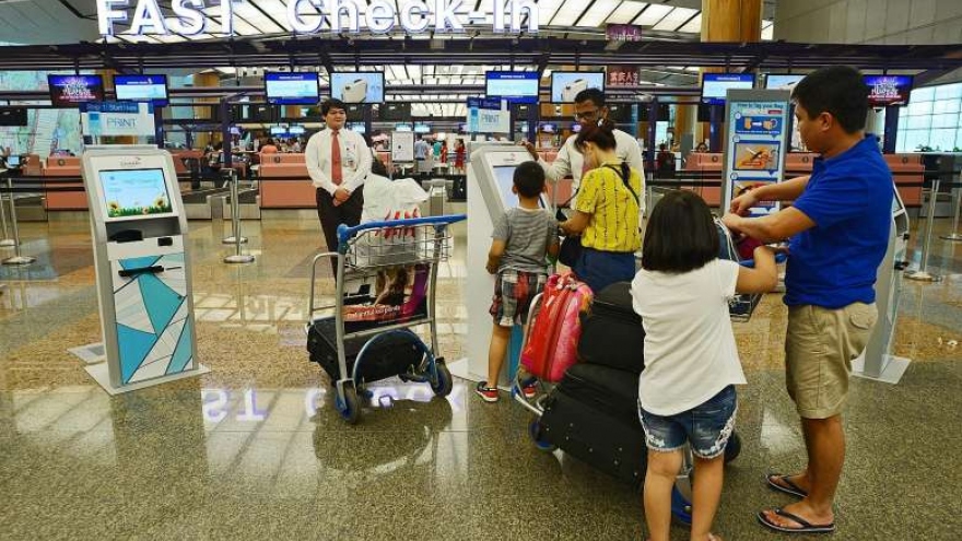Singapore đơn phương dỡ lệnh đóng cửa biên giới với khách từ Việt Nam