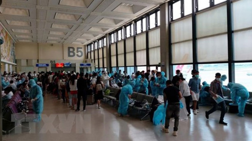 Nearly 360 Vietnamese citizens flown home from Singapore