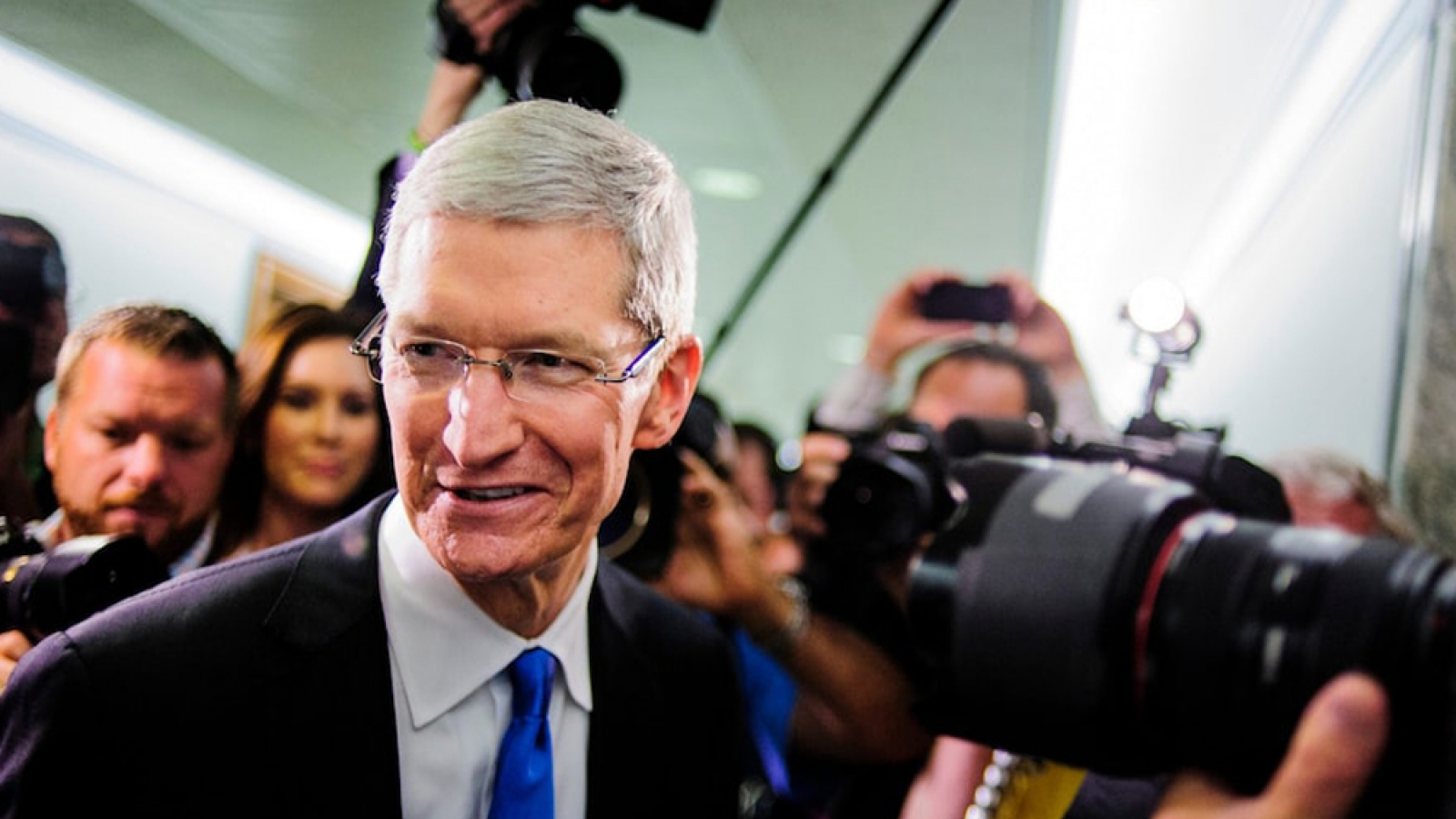 CEO Tim Cook bác tin đồn nghỉ hưu