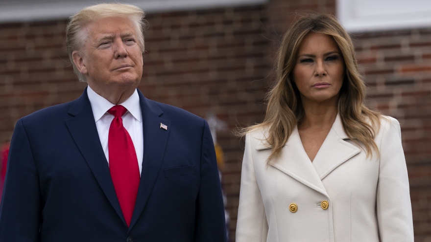 Bà Melania không dự vận động tranh cử của ông Trump vì còn triệu chứng Covid-19