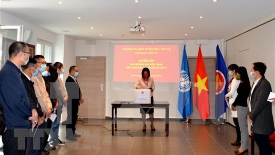 Vietnamese representative agencies abroad raise funds for flood-hit people