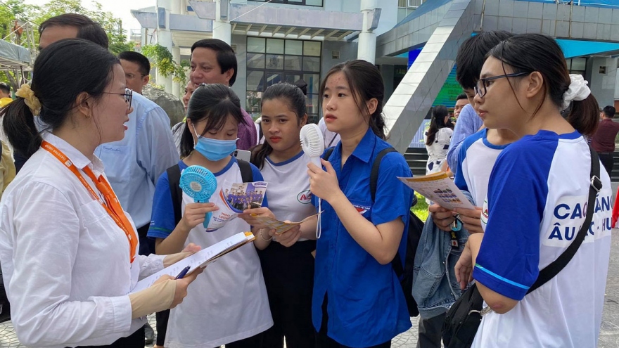 Thừa Thiên Huế tổ chức ngày hội tuyển sinh, tuyển dụng nhân lực