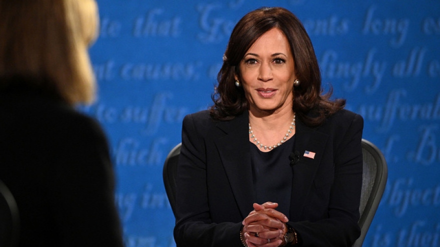 Harris: “Nếu Tổng thống Trump yêu cầu tiêm vaccine, tôi sẽ không đồng ý”