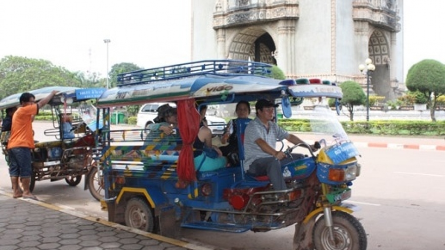 Người Việt tại thủ đô Lào vận động quyên góp ủng hộ đồng bào vùng lũ miền Trung