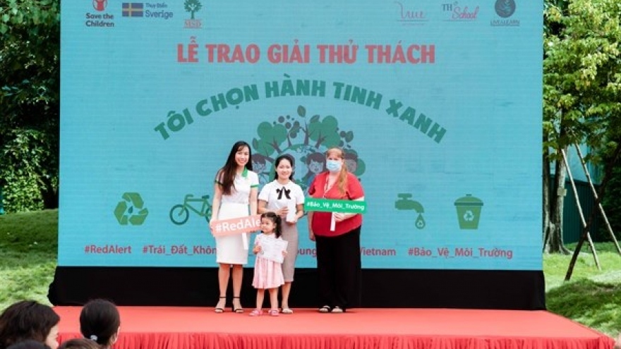 Vietnamese children, youths engage in environmental protection