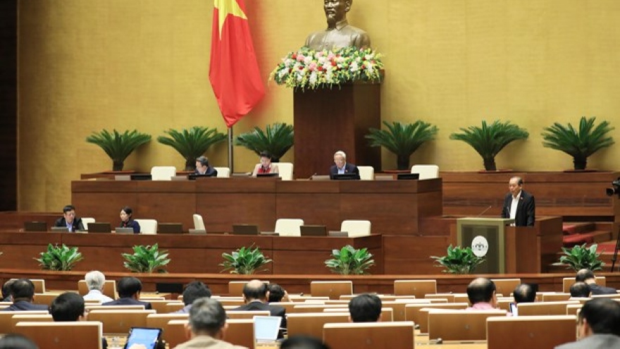 Legislators debate anti-corruption efforts