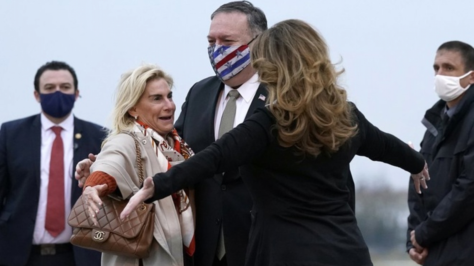 Tổng thống Pháp Macron chỉ gặp Ngoại trưởng Mỹ Pompeo trong vài phút