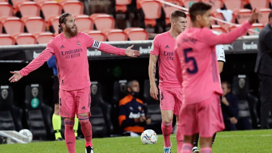 Thủng lưới 3 bàn từ penalty, Real Madrid thua "thảm" Valencia 
