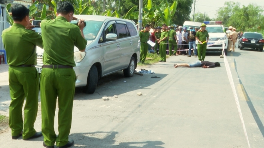 Cứu vợ bị "bắt cóc", chồng đâm thương vong 3 người