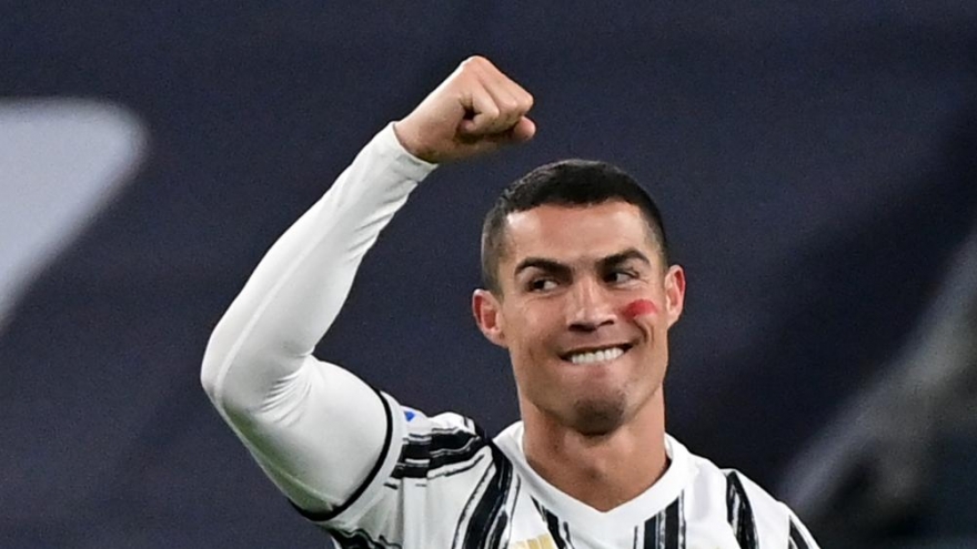 Ronaldo lập cú đúp, Juventus trở lại cuộc đua vô địch Serie A 