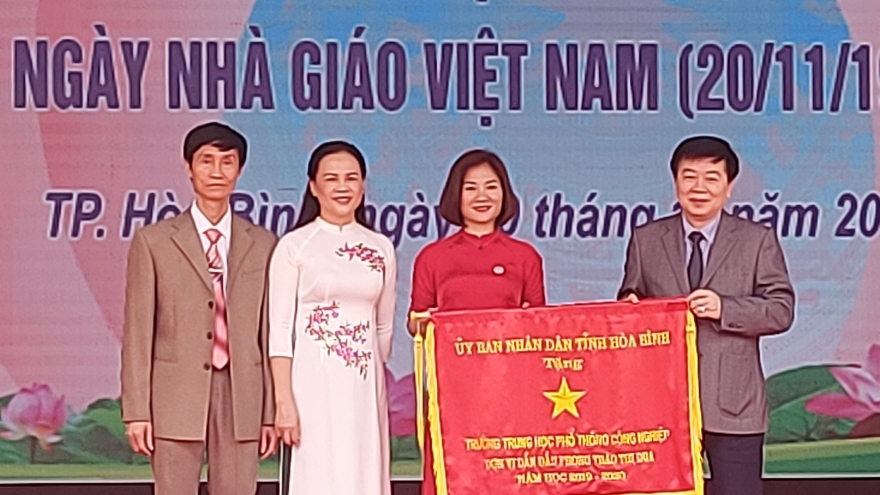 Một ngày đặc biệt với Trường THPT Công nghiệp Hòa Bình