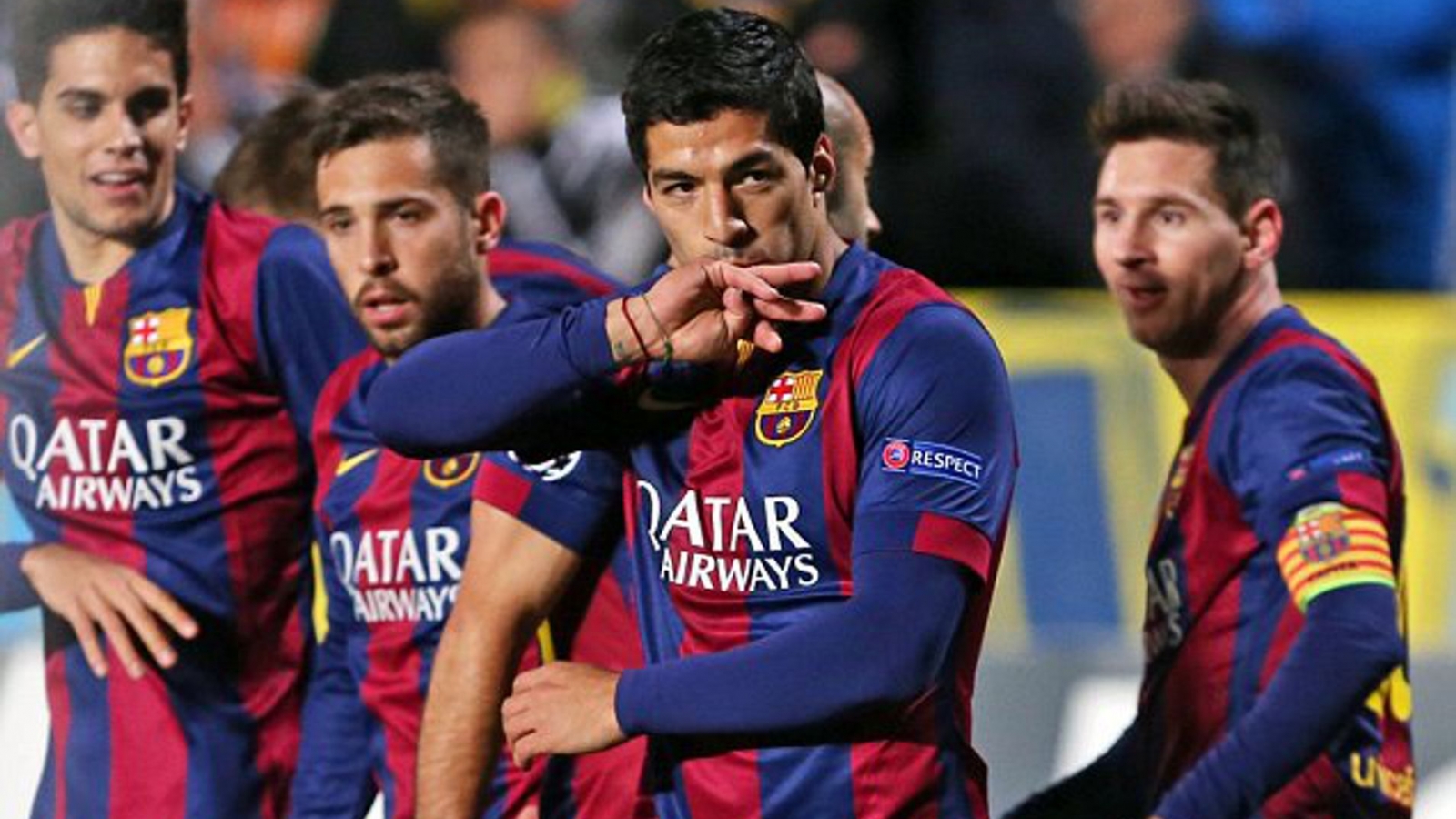 Ngày này năm xưa: Suarez ghi bàn đầu tiên cho Barca 