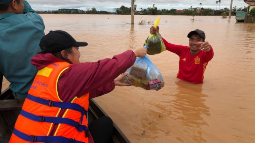 Disaster relief: When foreign friends show kind support to Vietnam